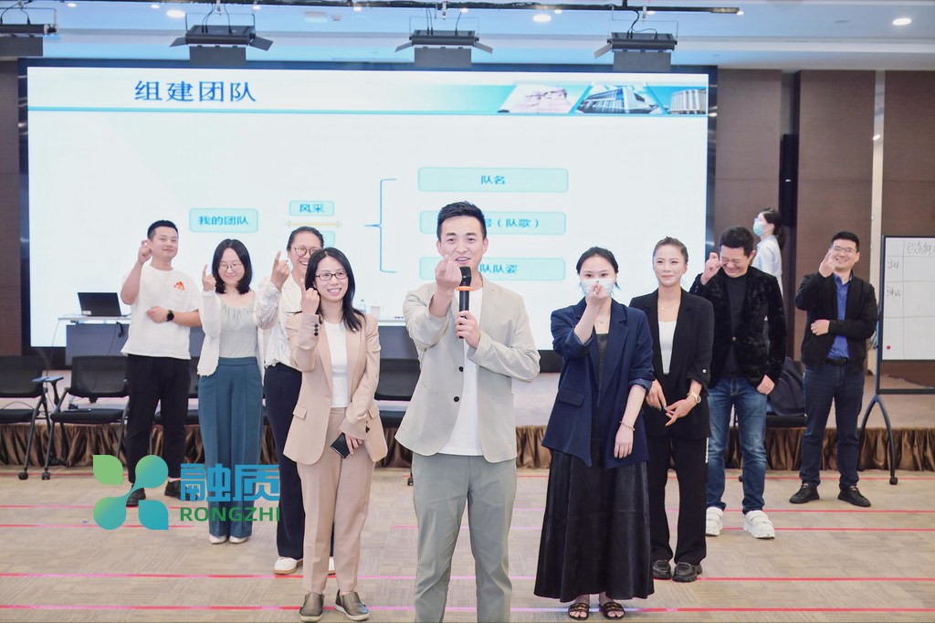 小班制AI课学费为何更高 