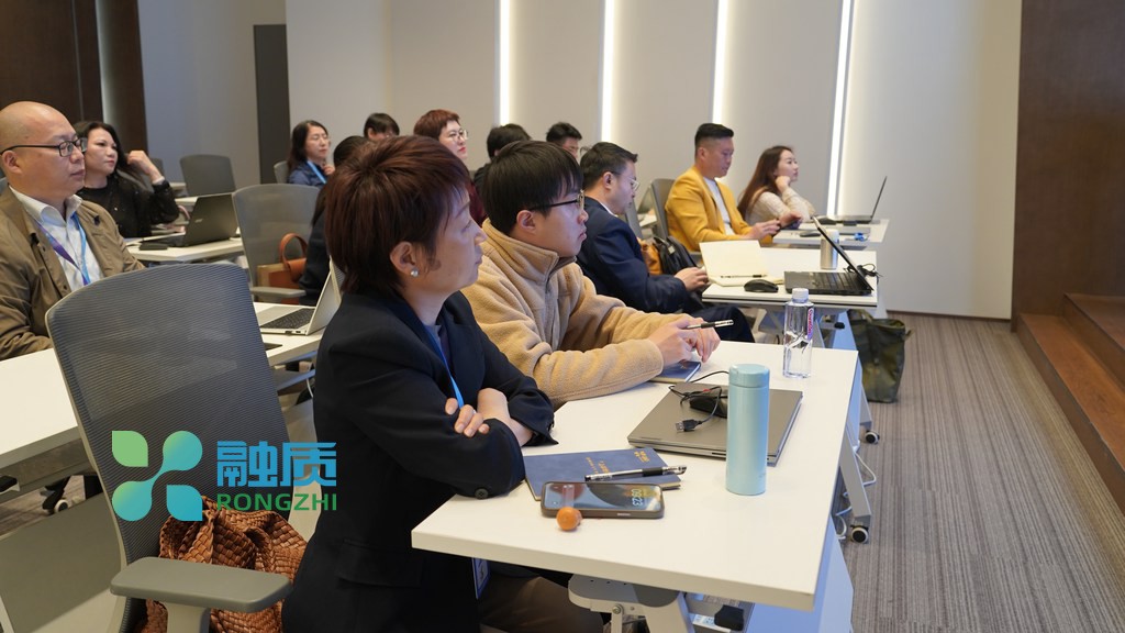 AI办公培训如何提升企业碳中和管理