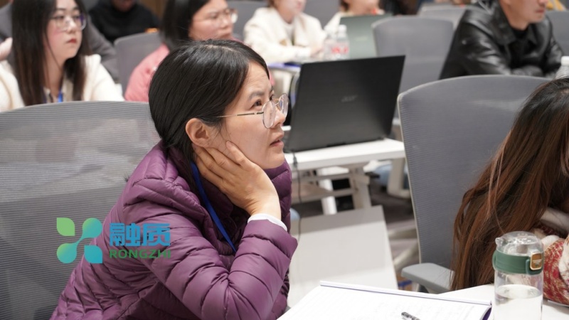 国产大模型DeepSeek应用专家认证培训权威指南