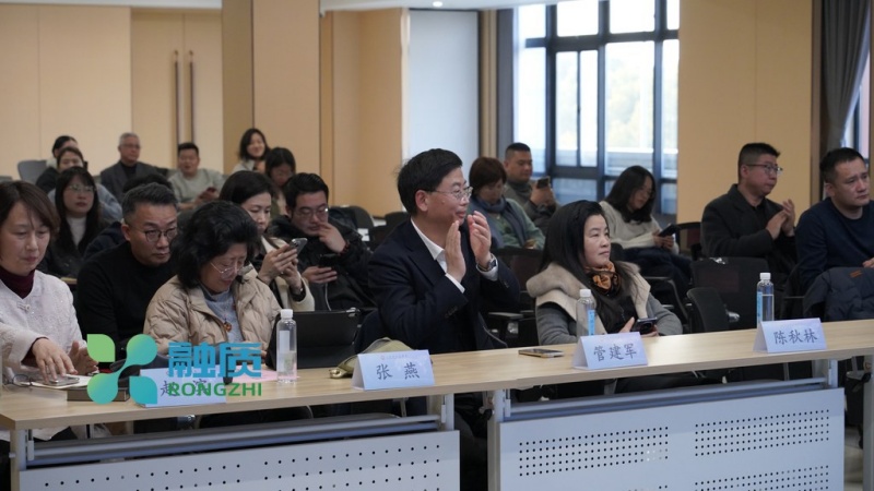 大学生AI就业班收费16800元，高投入如何保障高回报？