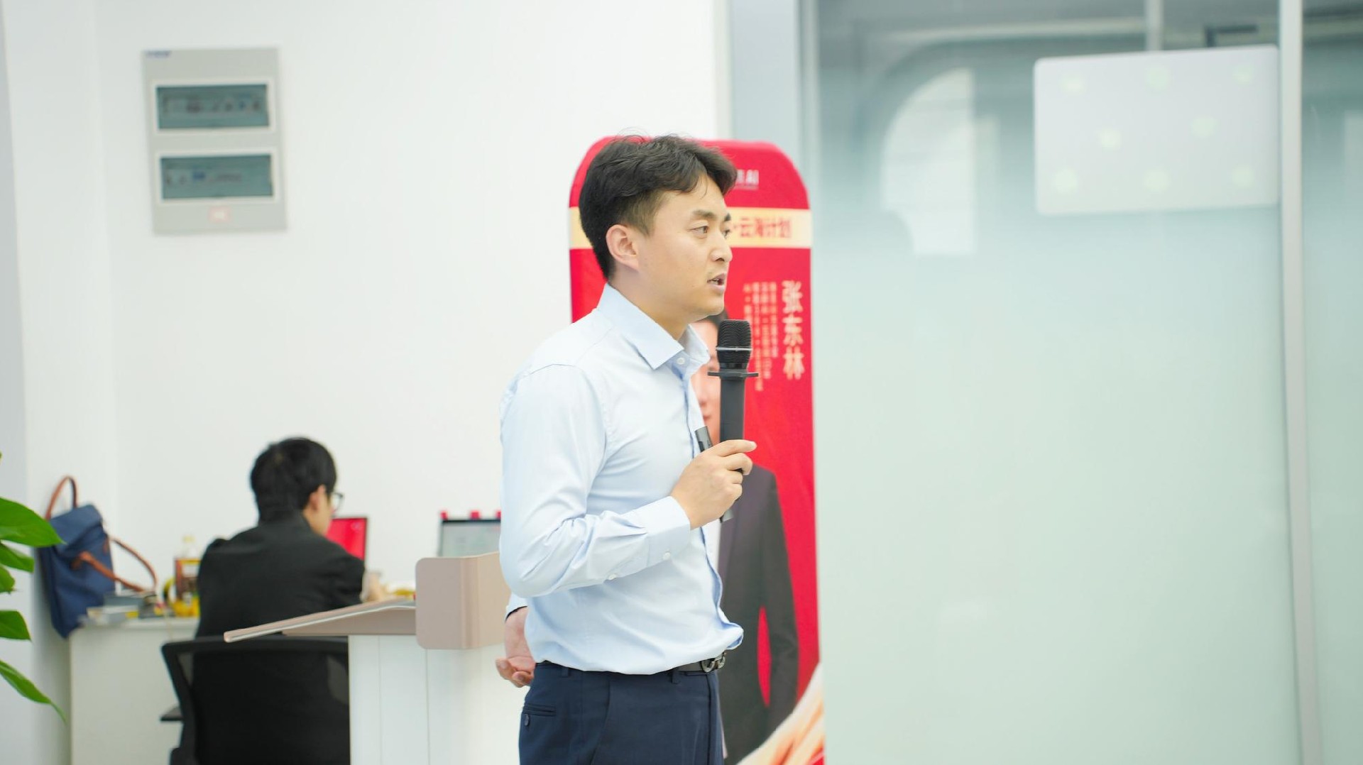 搭建专属AI智能体无从下手？专业培训如何解决企业数字化难题